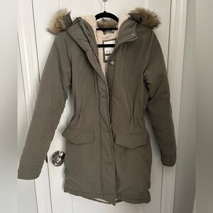Abercrombie & Fitch women’s parka